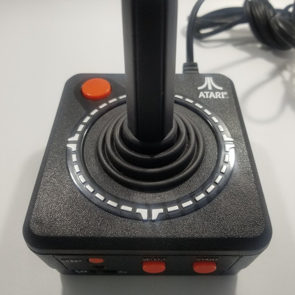 Atari Plug and Play Console - Picture 6 of 8